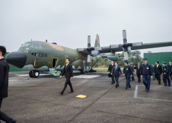 賴清德總統出席屏東空軍第六聯隊慰問-強調政府持續支持國軍
