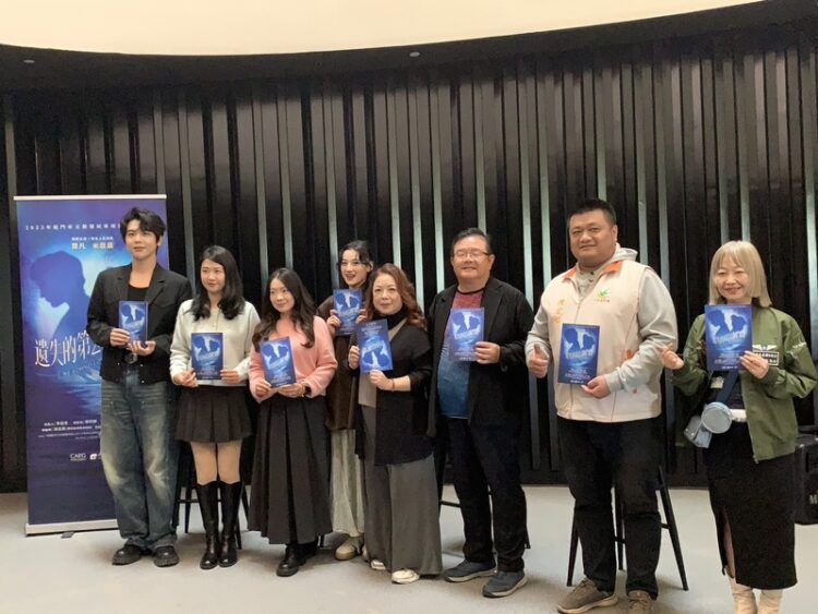 臺灣果陀劇場藝術總監梁志民執導 “香港流行音樂教父”鮑比達作曲 原創舞臺劇《遺失的第24個白鍵》高雄、苗栗開演 臺灣果陀劇場藝術總監梁志民執導-“香港流行音樂教父”鮑比達作曲-原創舞臺劇《遺失的第24個白鍵》高雄、苗栗開演