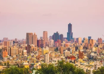 房市急轉直下！高雄、台南衝擊大，2個月內房價驟跌1成5