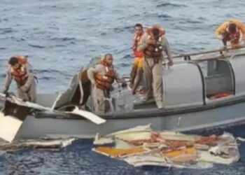 飛行員報復上司釀悲劇！故意關閉引擎墜海，217名乘客無一生還