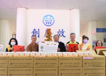 澎湖寒冬送暖-澎湖縣長陳光復感謝佛光山海天佛剎捐臘八粥傳遞愛與關懷