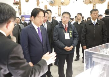 臺南市長黃偉哲陪同賴清德總統啟動大南方新矽谷計畫，沙崙智慧綠能科學城將成為臺灣ai重鎮