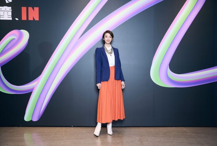 睽違5年伊林再辦尾牙 陳婉若頒發珍珠致謝資深員工 睽違5年伊林再辦尾牙-陳婉若頒發珍珠致謝資深員工