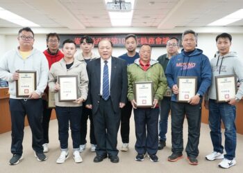 陳光復主持第1001次縣務會議-表揚教育、體育及公私卓越團隊