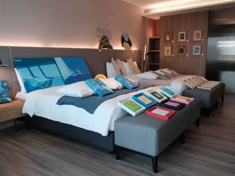 星級酒店化身藝廊-「套房畫展」拉近藝術與生活距離