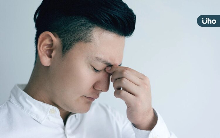 什麼是小中風?5症狀「短暫出現又消失」恐是腦中風前兆:打哈欠也是警訊 什麼是小中風?5症狀「短暫出現又消失」恐是腦中風前兆:打哈欠也是警訊