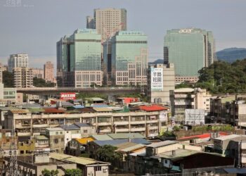 住中南部收入少20％-vs.-終生住汐止-網笑：根本送分題