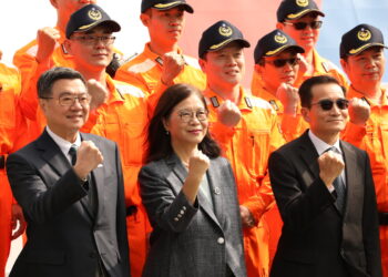 600噸級長濱艦交船、cg612命名下水暨pp-10096、pp-3525艇交船典禮-行政院長肯定海巡「國艦國造」成果