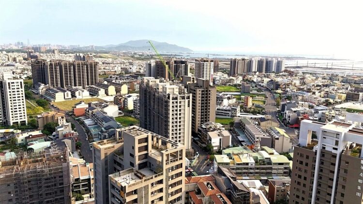 今年房價仍是鐵板一塊？跌價3訊號明朗…他斷言：將打回原形！