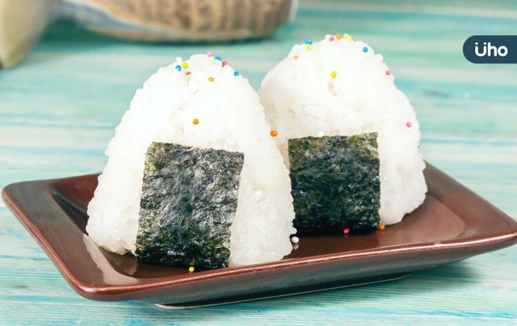 有食譜》吃素降低白內障風險!4步驟做「素食飯糰」補充植化素 有食譜》吃素降低白內障風險!4步驟做「素食飯糰」補充植化素