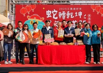 高雄過好年活動-三鳳中街年貨大街率先登場-高雄蛇年小紅包今天發出首份