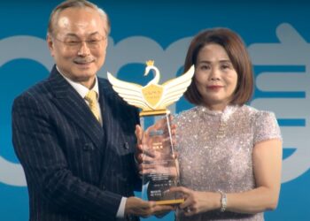 堅持不懈踏上巔峰：黃筱粧成為艾多美台灣第三位王冠大師