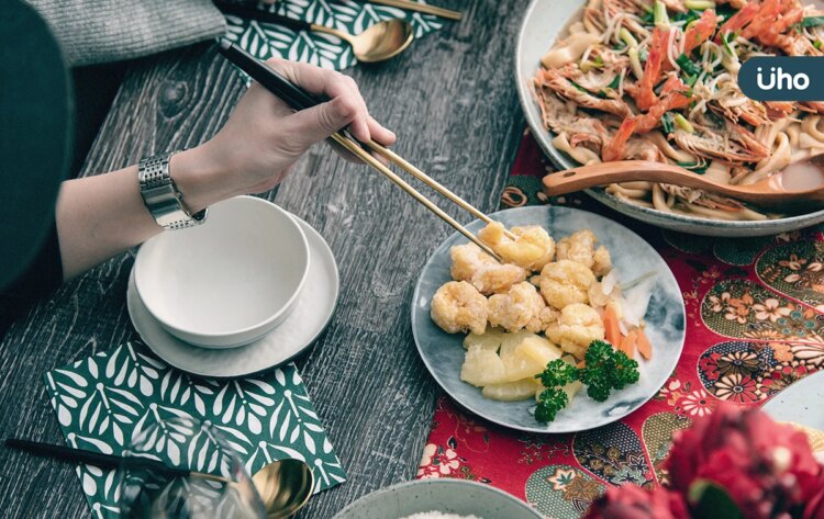 過年大吃大喝,小心藥物交互作用!藥師曝「這類人」少吃綠色蔬菜 過年大吃大喝,小心藥物交互作用!藥師曝「這類人」少吃綠色蔬菜