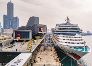 高雄港今年首航郵輪，愛達郵輪史黛拉號（aidastella）