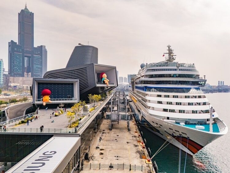 高雄港今年首航郵輪,愛達郵輪史黛拉號(AIDAstella) 高雄港今年首航郵輪,愛達郵輪史黛拉號(aidastella)