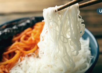 有食譜》大寒氣血雙補必備！3步驟做「藥膳長壽麵」淋上八珍湯汁