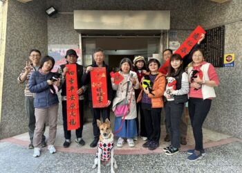 高市動保處邀書法名家王苡蘋現場揮毫贈春聯