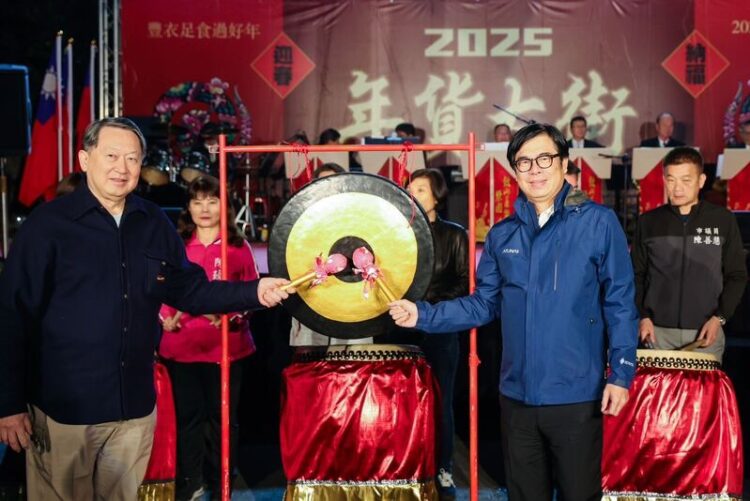 左營眷村年貨大街活動起跑 180個攤位為期10天 左營眷村年貨大街活動起跑-180個攤位為期10天