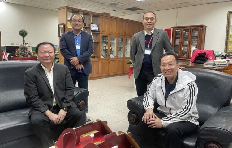 學測第二日高雄一考區試務順利-兼考區主任王政彥慰勉監試務人員