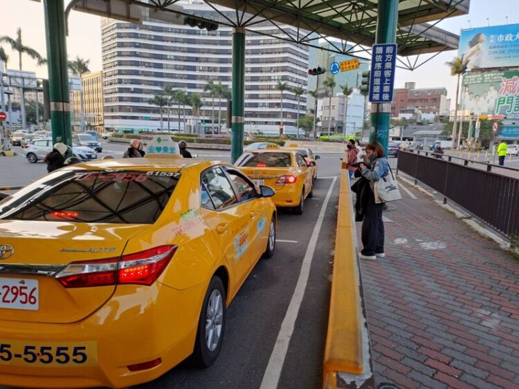 臺南市114年計程車運價春節加成期間,自1月24日起至2月2日止一律按原運價再加收50元 臺南市114年計程車運價春節加成期間,自1月24日起至2月2日止一律按原運價再加收50元