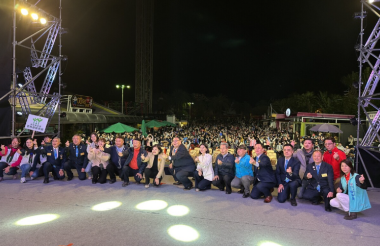 劍湖山「點亮愛心 超越快樂」公益晚會震撼登場,煙火與無人機表演點亮雲林夜空!國際同濟會及企業力挺公益 劍湖山「點亮愛心-超越快樂」公益晚會震撼登場,煙火與無人機表演點亮雲林夜空!國際同濟會及企業力挺公益