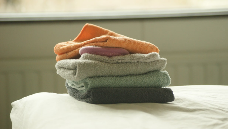 毛巾清潔大揭秘:一招解決「又臭又滑」問題,恢復潔淨柔軟 毛巾清潔大揭秘:一招解決「又臭又滑」問題,恢復潔淨柔軟