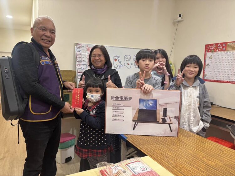 阿里山國際同濟會溫暖歲末！水上兒少站感恩餐會感動登場，攜手億載會贈摺疊桌與加菜金助弱勢迎新春