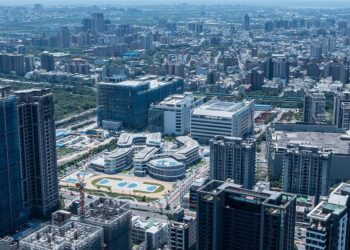 賺錢vs.生活的地方！花30分鐘通勤「一站幾乎掏空」-網曝關鍵：全家犧牲不如犧牲父親