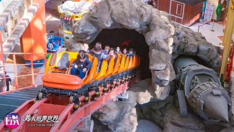 蛇麼玩樂園只要1塊錢-逛街購物春節天天免費停車