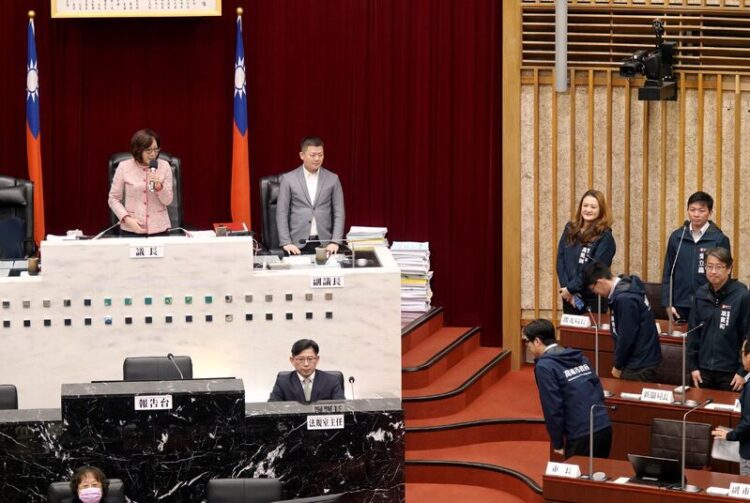 高雄市議會第4屆第7次臨時會閉幕;歲入及歲出各刪減1億8504萬7千元