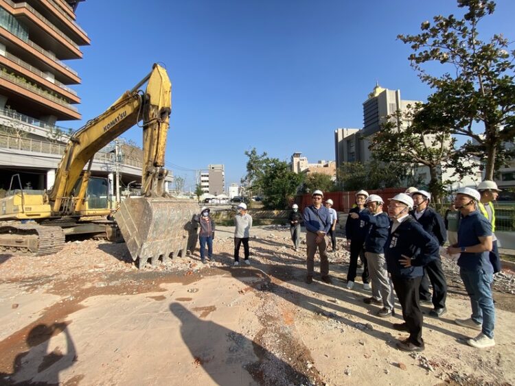 林欽榮副市長視察鳳山車站重劃區曹謹路打通,力拼7月底完工 林欽榮副市長視察鳳山車站重劃區曹謹路打通,力拼7月底完工