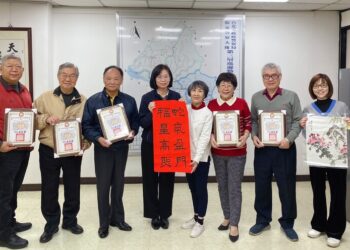 書法揮毫迎新春祈安，北市警蛇年賀歲活動