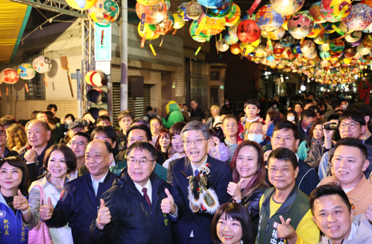 臺南第十三屆普濟燈會閃耀登場!黃偉哲市長邀請共賞1800盞燈籠光影之美 臺南第十三屆普濟燈會閃耀登場!黃偉哲市長邀請共賞1800盞燈籠光影之美