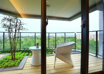 預售將交屋-他怕陽台遇「這事」-過來人：爛設計幾乎沒開過