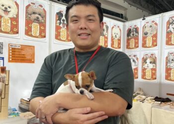 創業後盾雄挺利-「秋爽」用愛畫出萌寵年味