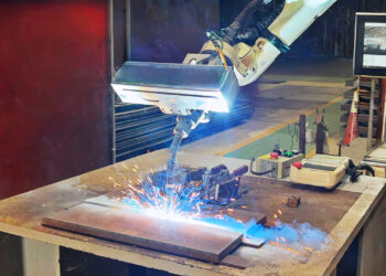 工研院AI機器人再突破 實現半導體、離岸風電厚板焊接全自動化