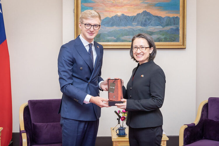 副總統蕭美琴接見愛沙尼亞國防產業訪團,期盼未來更多合作機會 副總統蕭美琴接見愛沙尼亞國防產業訪團,期盼未來更多合作機會