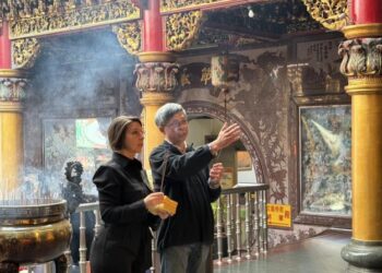 臺南觀光亮相國際！黃偉哲市長親迎美國艾美獎旅遊節目bare-feet團隊拍攝府城魅力