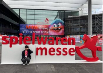 史上最年輕！11歲史萊姆創業家-queeny-受邀登上2025年紐倫堡國際玩具展舞台演講！