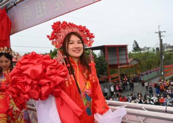大福興宮拋繡球招親大會促成良緣-重現古式招親場景