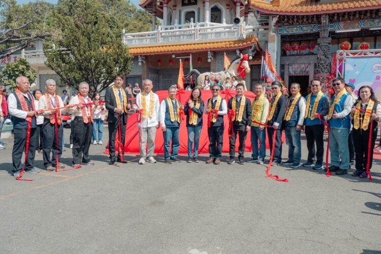 三教靈玄聖堂為社福助力-捐贈2輛專車協助高雄身障者全面關懷
