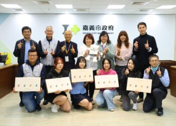 台中明道中學技高部訪嘉市-分享金馬61聯名禮盒創作歷程-黃敏惠市長：攜手產官學推動永續教育