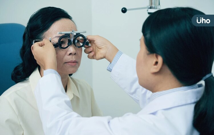 白內障手術之後,視力又變模糊了?眼科醫揭「1原因」非手術失敗 白內障手術之後,視力又變模糊了?眼科醫揭「1原因」非手術失敗