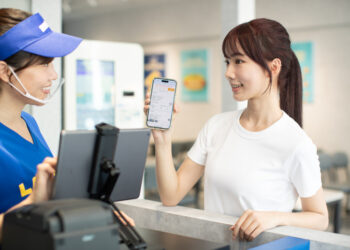 晨間廚房參加2月台北加盟展-邀韓國啦啦隊女神李雅英與民眾交流 