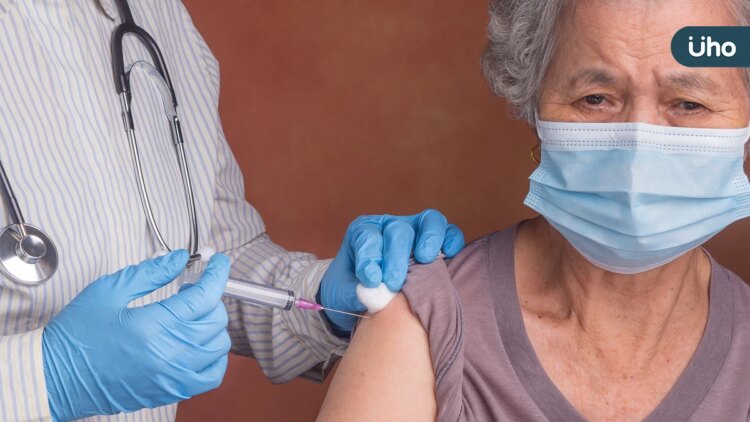 大s流感猝逝，醫提醒：新冠死亡率也高，高風險族群應接種雙疫苗