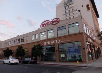 全民智駕時代來了？比亞迪、零跑掀價格戰-智駕電動車驚爆31萬！