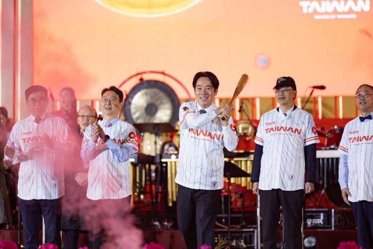 賴清德總統出席2025台灣燈會開燈典禮，呼籲中央地方朝野攜手合作，增進人民福祉