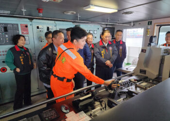 海巡之友總會送暖！胡惠森總會長慰勉南部海巡單位