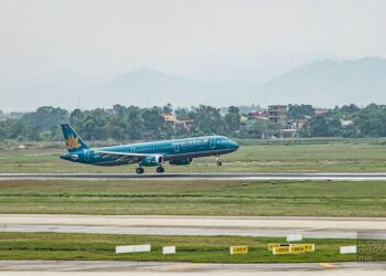 越南航空上午小港飛河內「班機故障」-123人下機等待後續安排