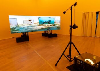 藝術家許家維打造晶片與ai《矽晶小夜曲》作品-驚艷日本森美術館